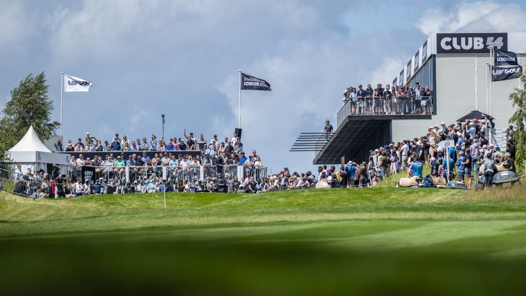 tee-crowd-spectators-liv-golf-tournament