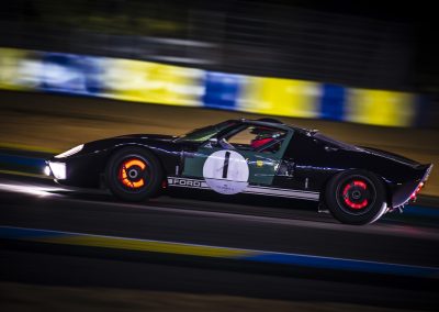 Ford-GT40-glowing-brake-discs-Le-Mans-Classic