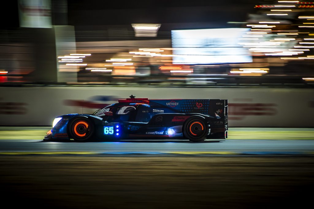 Le-mans-24hr-night-flame-glowing-brake-discs