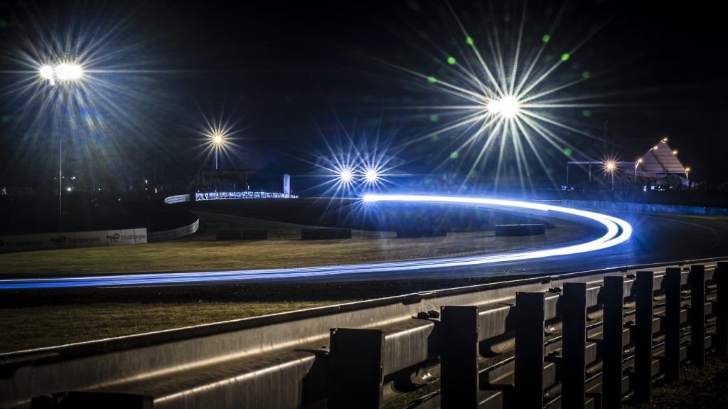 Le-mans-24hr-night-light-trails