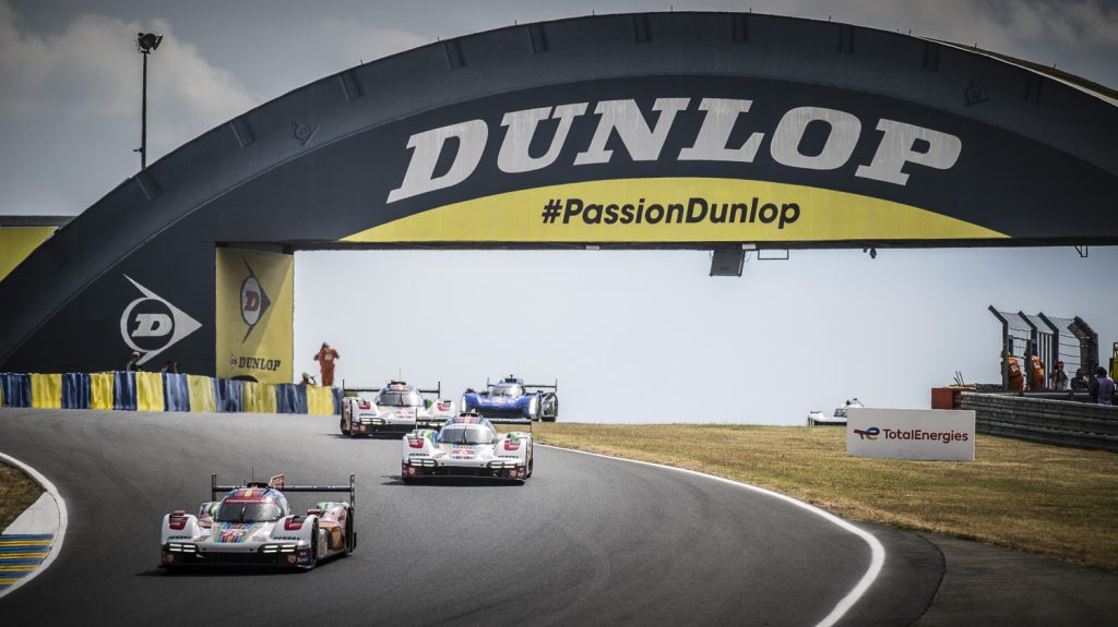 Le-mans-24hr-penske-porsche-dunlop-bridge