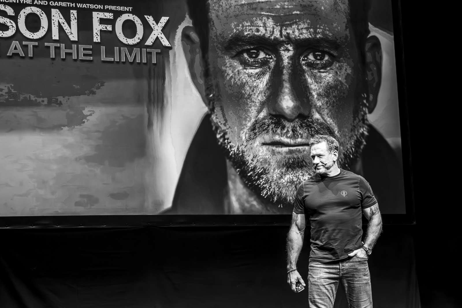 sas-jason-fox-theatre-event-photography-monochrome