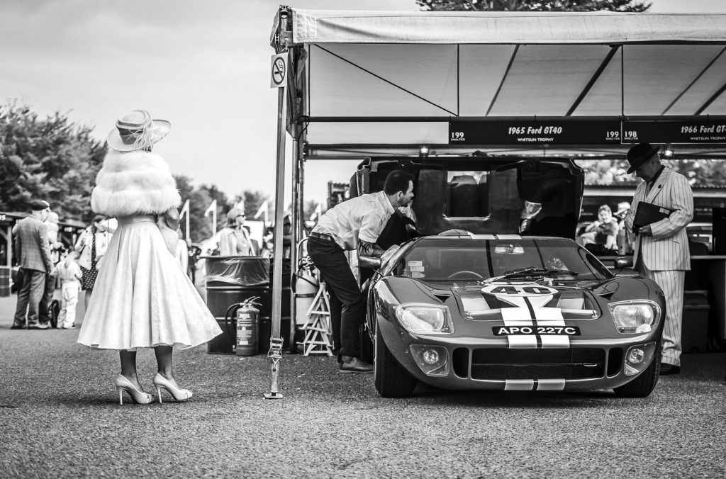 costumes-gt40-goodwood-revival-paddock