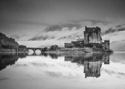 eilean-donan-castle-scotish-highlands-landscape