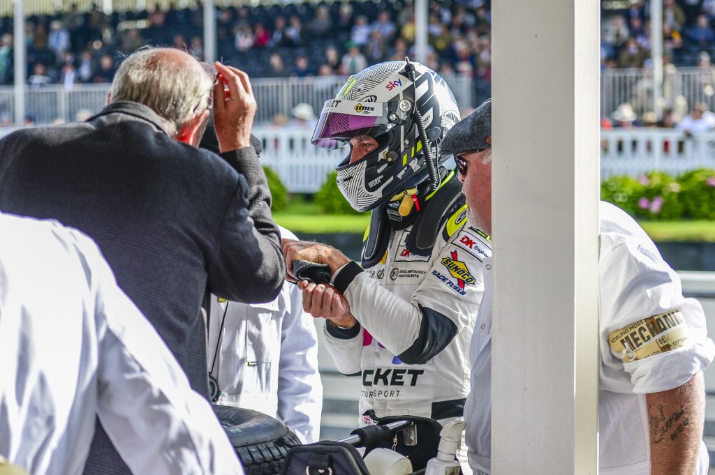 jenson-button-pits-goodwood-revival