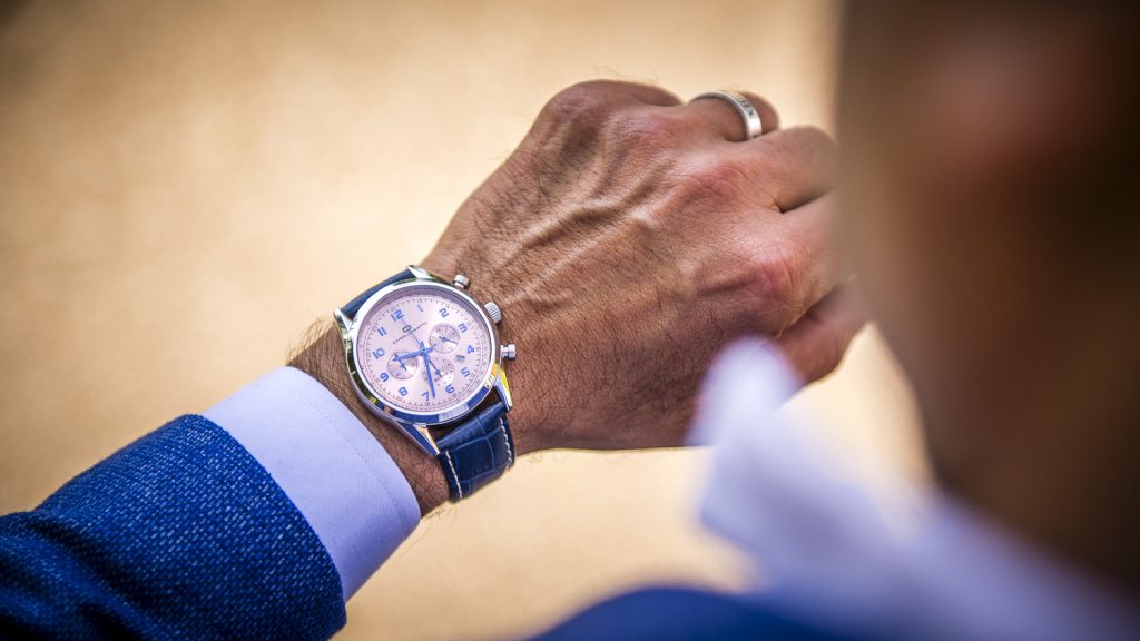 omologato-watches-reims-lifestyle-man-wearing