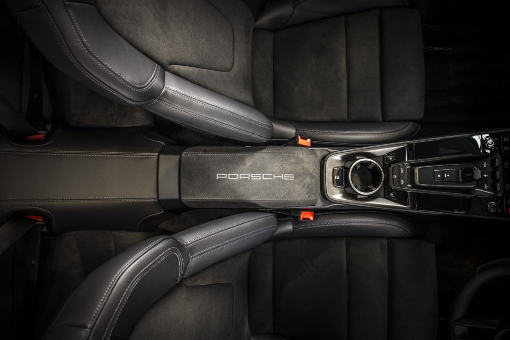 porsche-911-centre-console-overhead